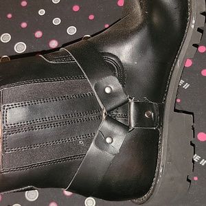 👉👍🔥🔥🔥  biker boots New with tag